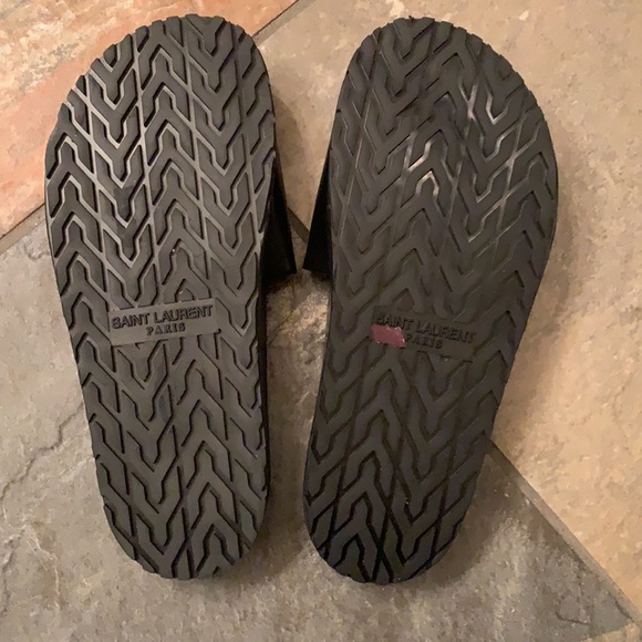 Yves Saint Laurent slides - Picture 2 of 3
